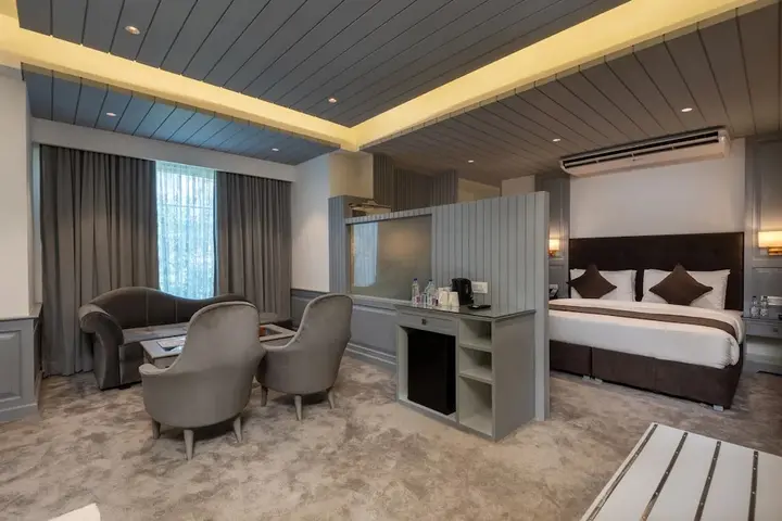 Шринагар: Hotel Grand Boulevard