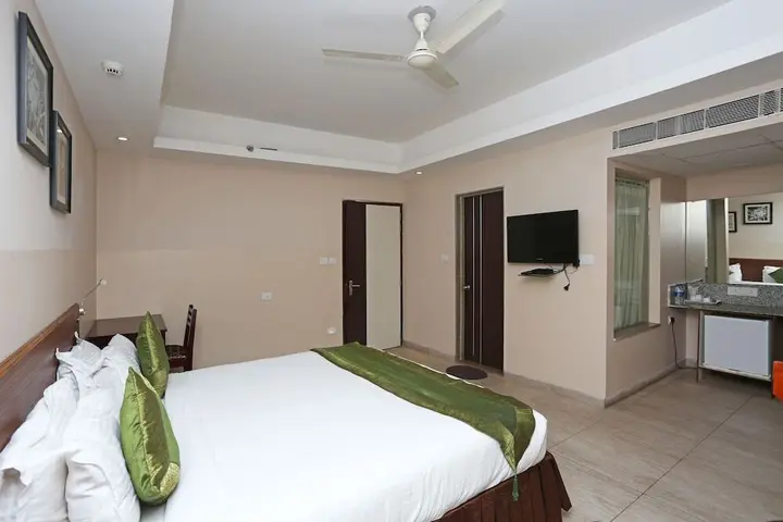 Бхубанешвар: Hotel BJ's By the Way