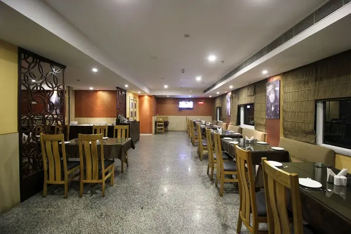 Бхубанешвар: Hotel BJ's By the Way