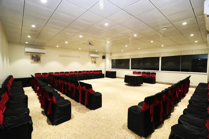 Бхопал: Hotel Rajhans Regent