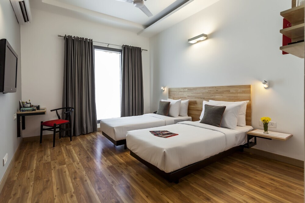 Нью-Дели: FabHotel Majestic JPM