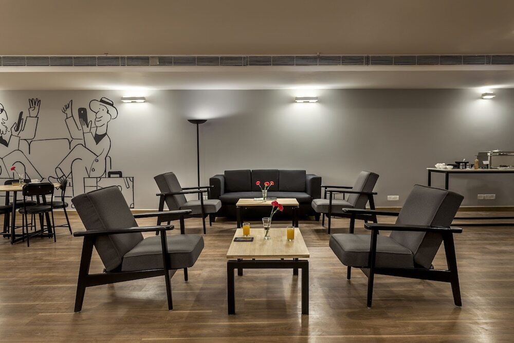 Нью-Дели: FabHotel Majestic JPM