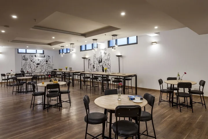 Нью-Дели: FabHotel Majestic JPM