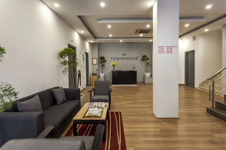 Нью-Дели: FabHotel Majestic JPM