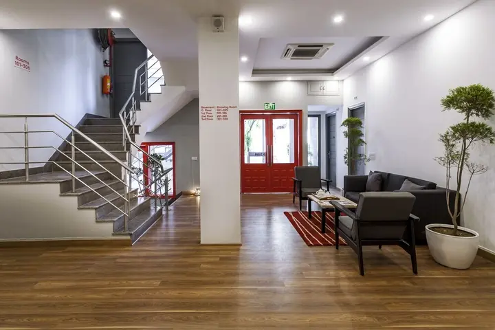 Нью-Дели: FabHotel Majestic JPM