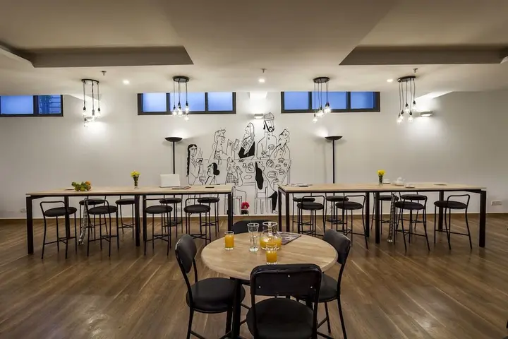 Нью-Дели: FabHotel Majestic JPM