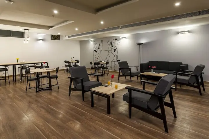 Нью-Дели: FabHotel Majestic JPM