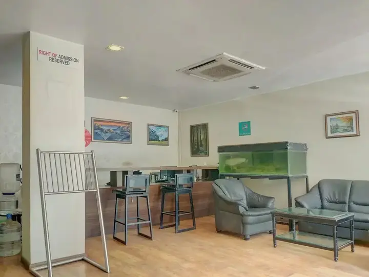 Бангалор: Capital O 333 Hotel Crystal Homes
