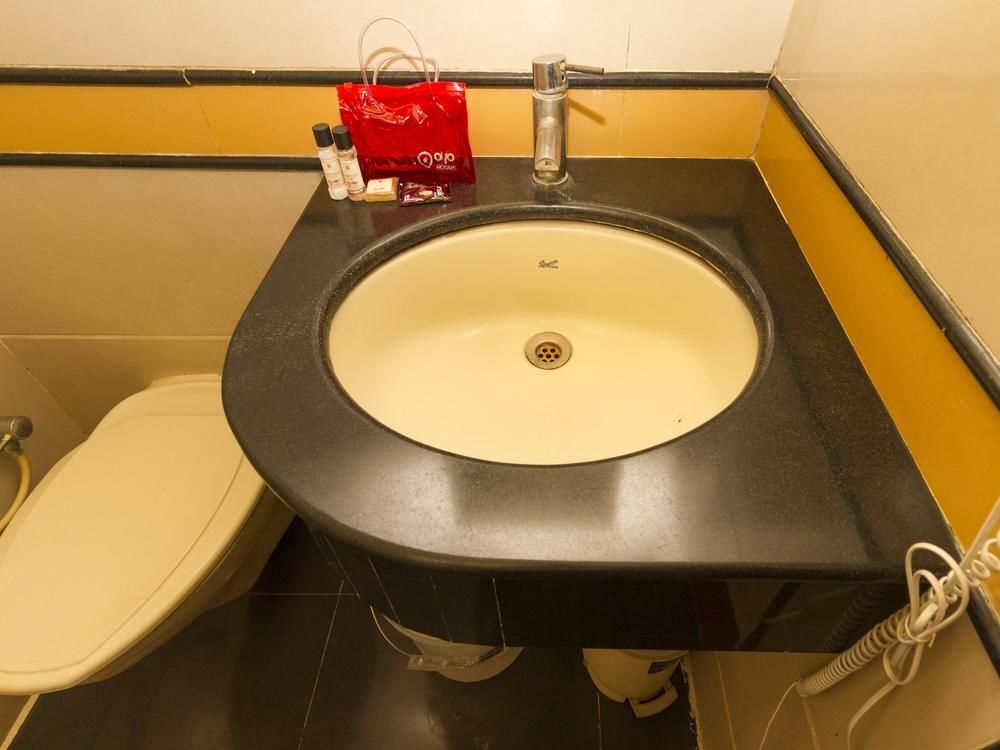 Бангалор: Capital O 333 Hotel Crystal Homes