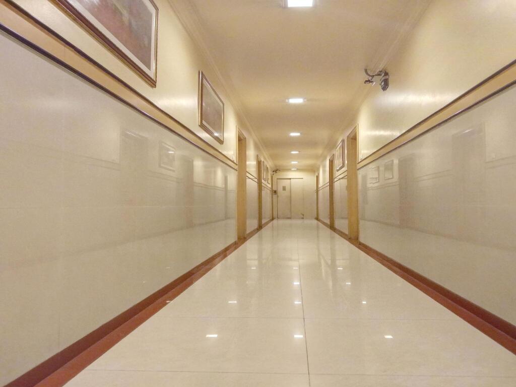 Бангалор: Capital O 333 Hotel Crystal Homes