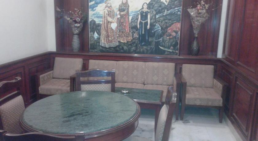 Веллор: Aavanaa Inn