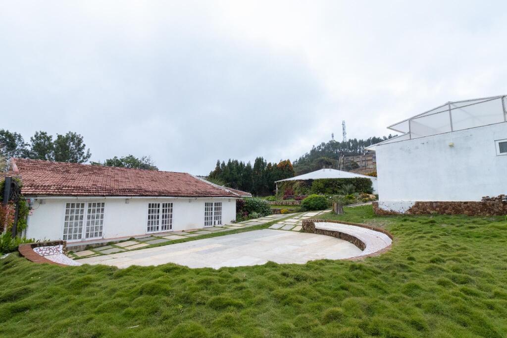 Салем: Livgrand - Atisaya Resort, Yercaud - Residenza