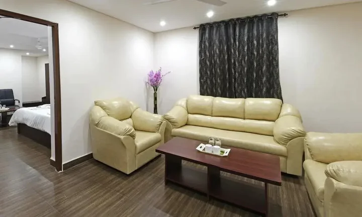 Ченнаи: OYO 1001 Palmtree Corporate Anna Nagar