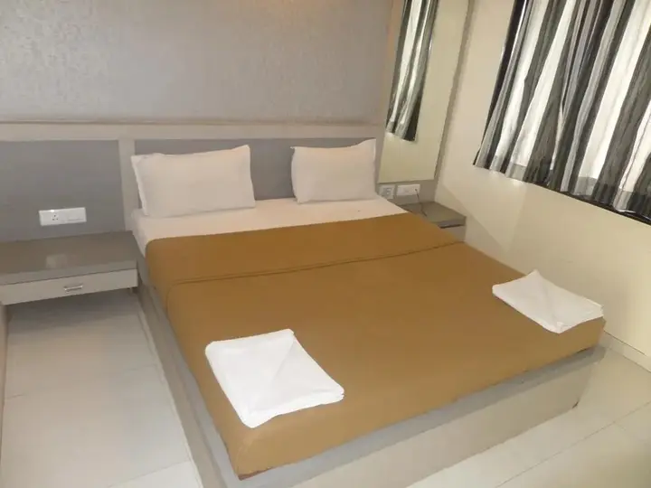 Нашик: Hotel Skylark Inn