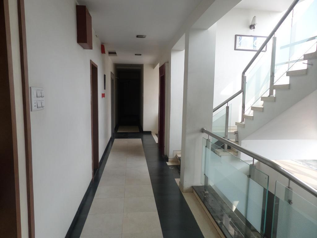Нашик: Hotel Skylark Inn