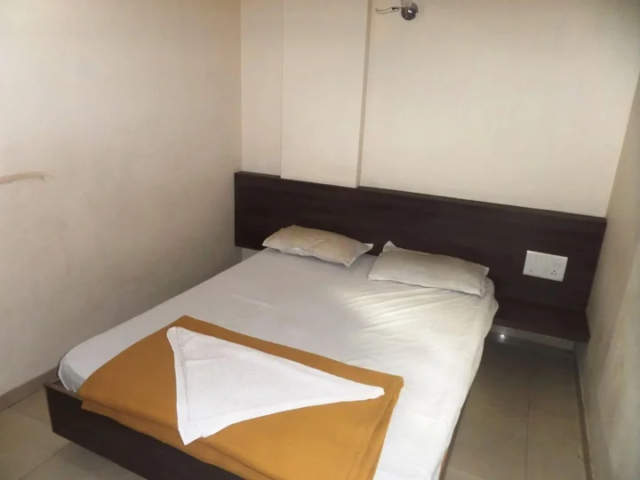 Тхане: Hotel Cosmo Lodging