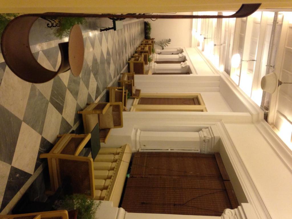 Колката: The Harrington Residency