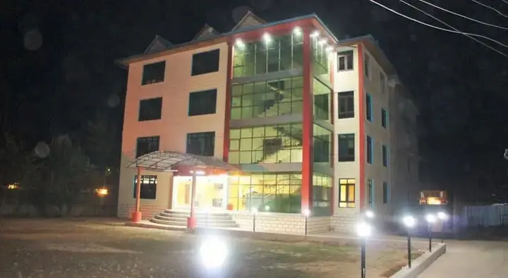 Шринагар: Triden Kashmir Resort