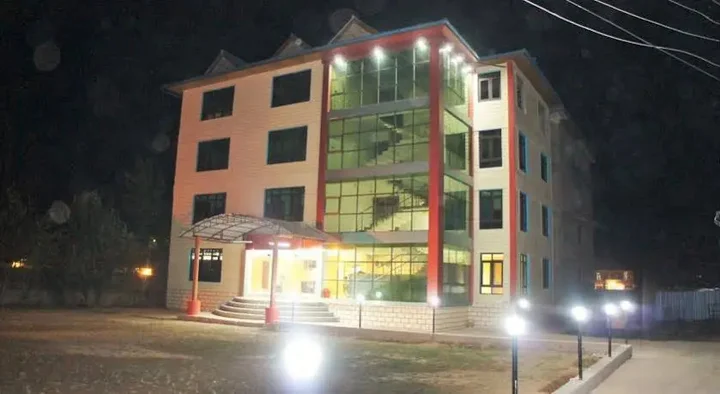Шринагар: Triden Kashmir Resort