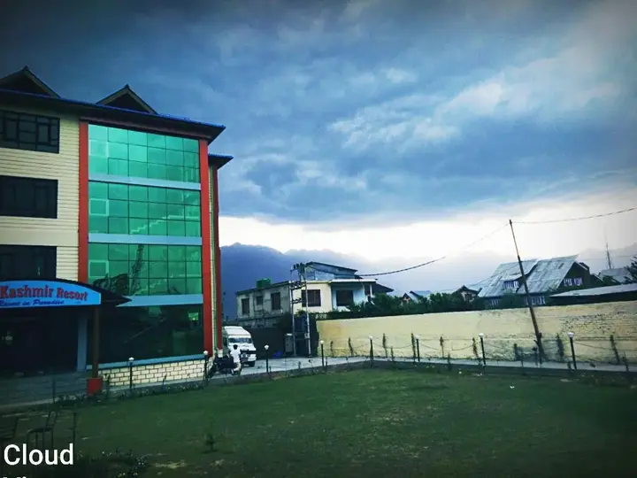 Шринагар: Triden Kashmir Resort