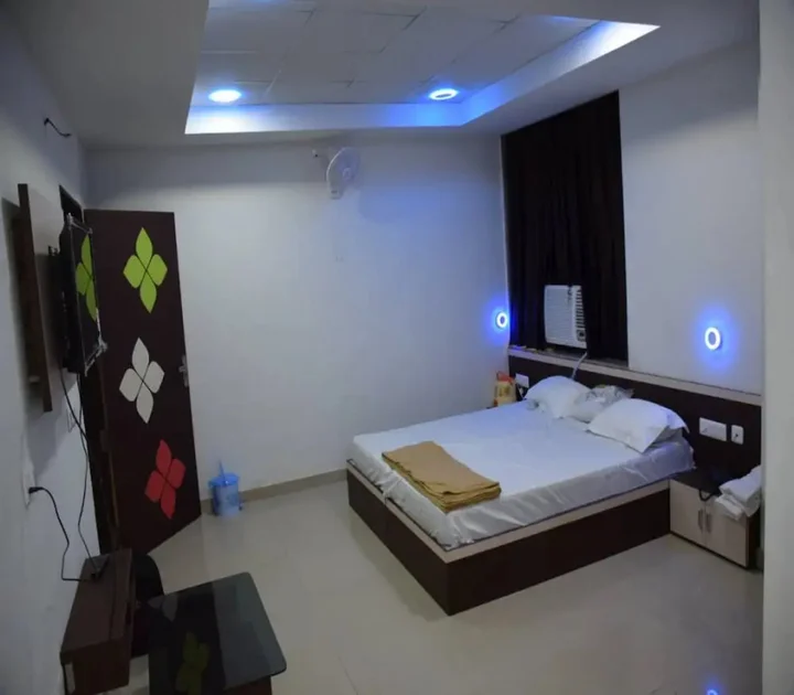 Читторгарх: Hotel President