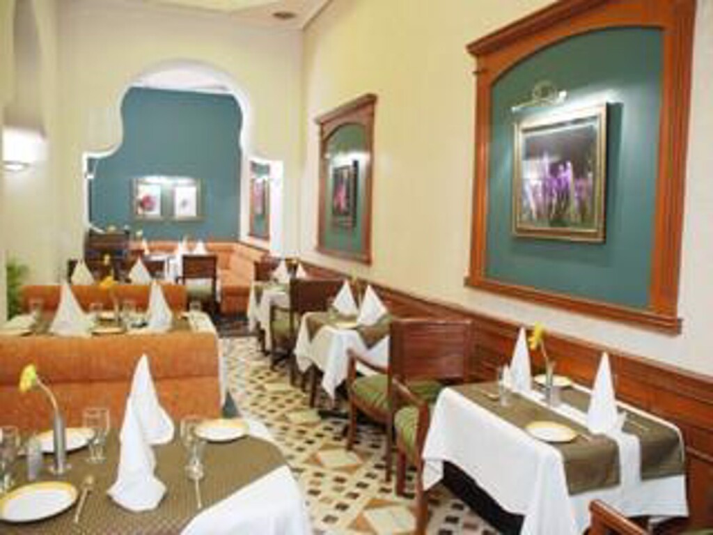 Лудхиана: Hotel Gulmor LUDHIANA