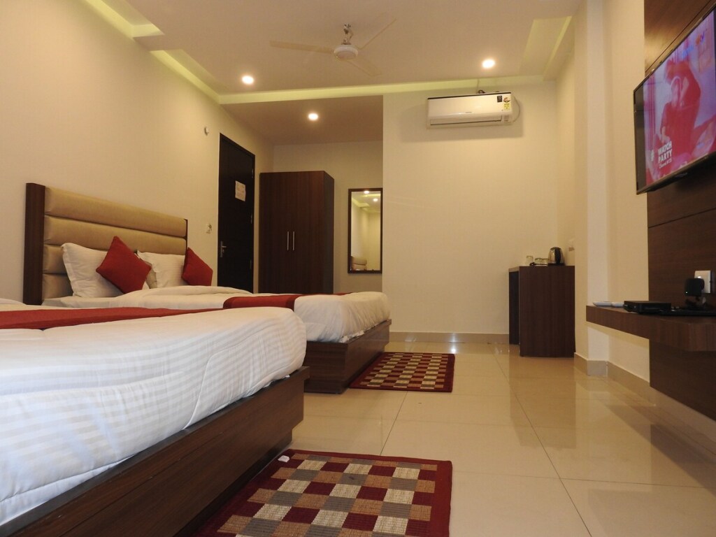 Дехрадун: Hotel Aakash Residency