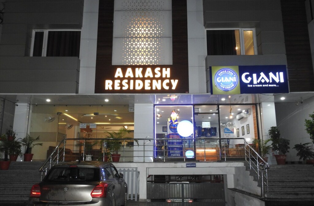 Дехрадун: Hotel Aakash Residency