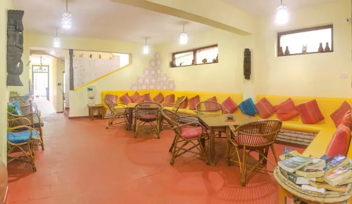 Кумили: Chrissies Hotel