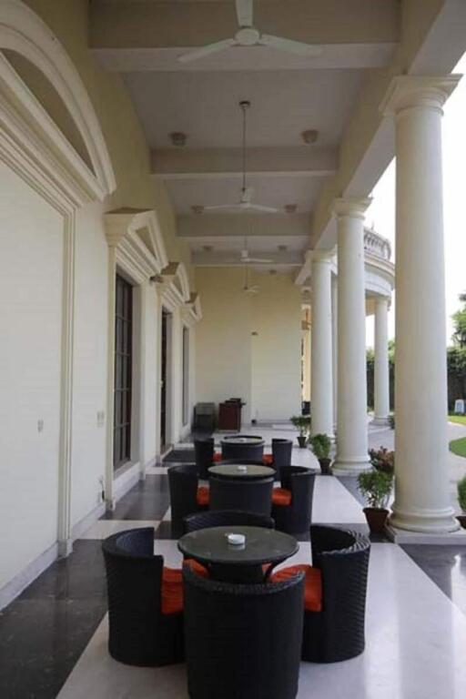 Гуруграм: DLF Club 3