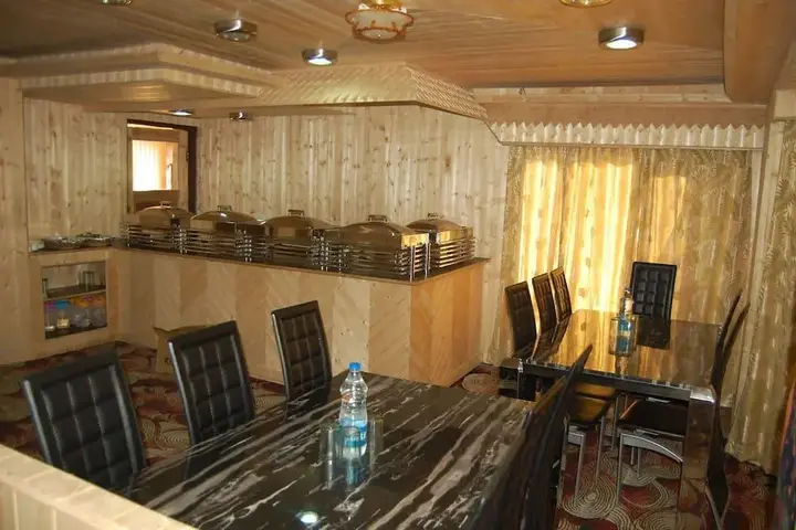 Гульмарг: Hotel Zahgeer Continental