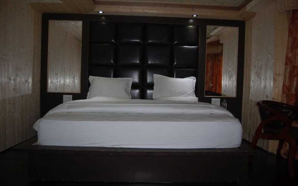 Гульмарг: Hotel Zahgeer Continental