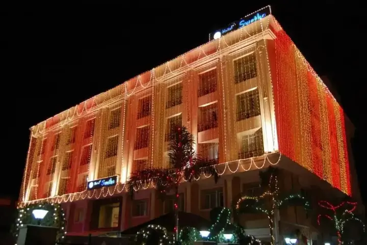 Каримнагар: Hotel Swetha