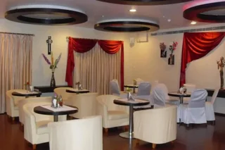Каримнагар: Hotel Swetha