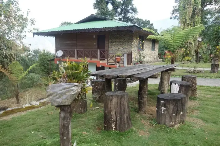 Пеллинг: The Barfung Retreat