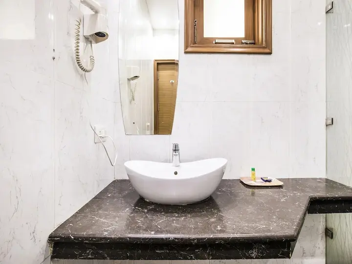 Гуруграм: FabHotel GRD DLF Square