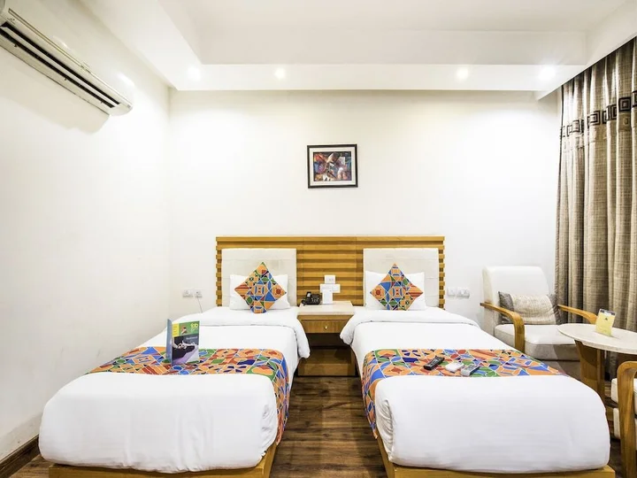Гуруграм: FabHotel GRD DLF Square
