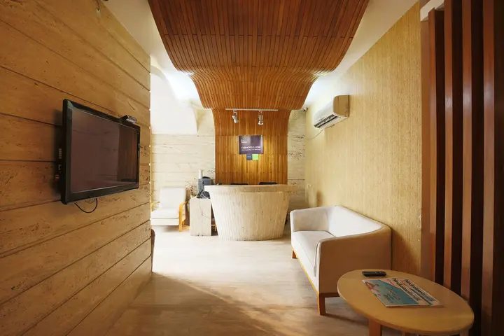 Гуруграм: FabHotel GRD DLF Square