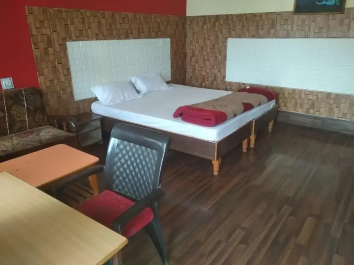 Питорагарх: Hotel Baakhlee