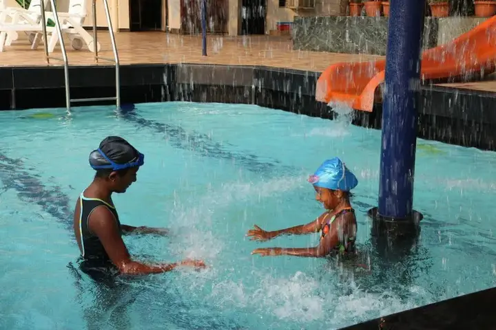 Киим: Hotel Ravi Kiran