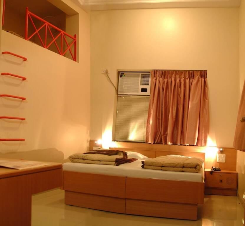 Киим: Hotel Ravi Kiran