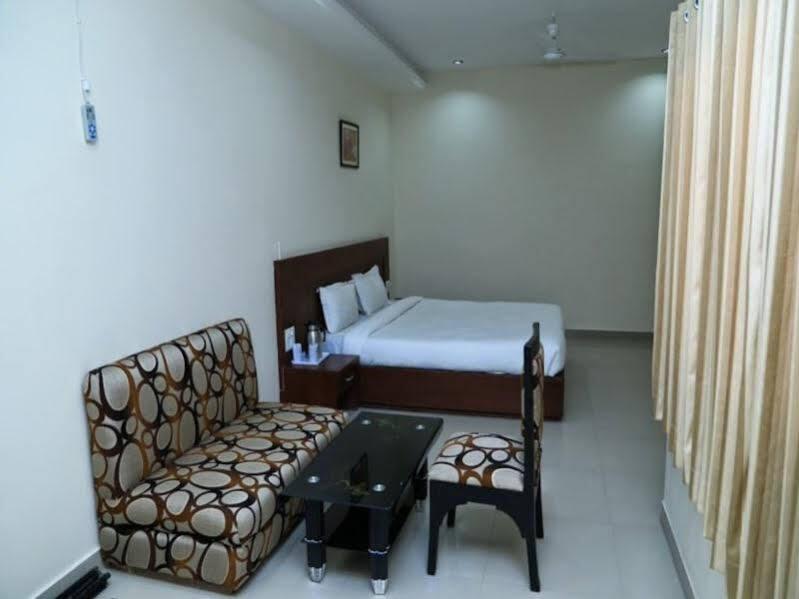 Bilaspur: Hotel The Emerald