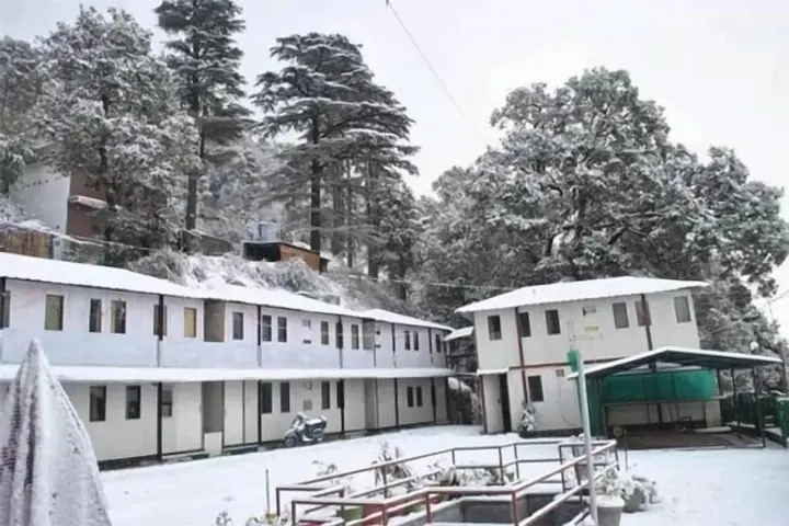 Наинитал: Snow View Huts