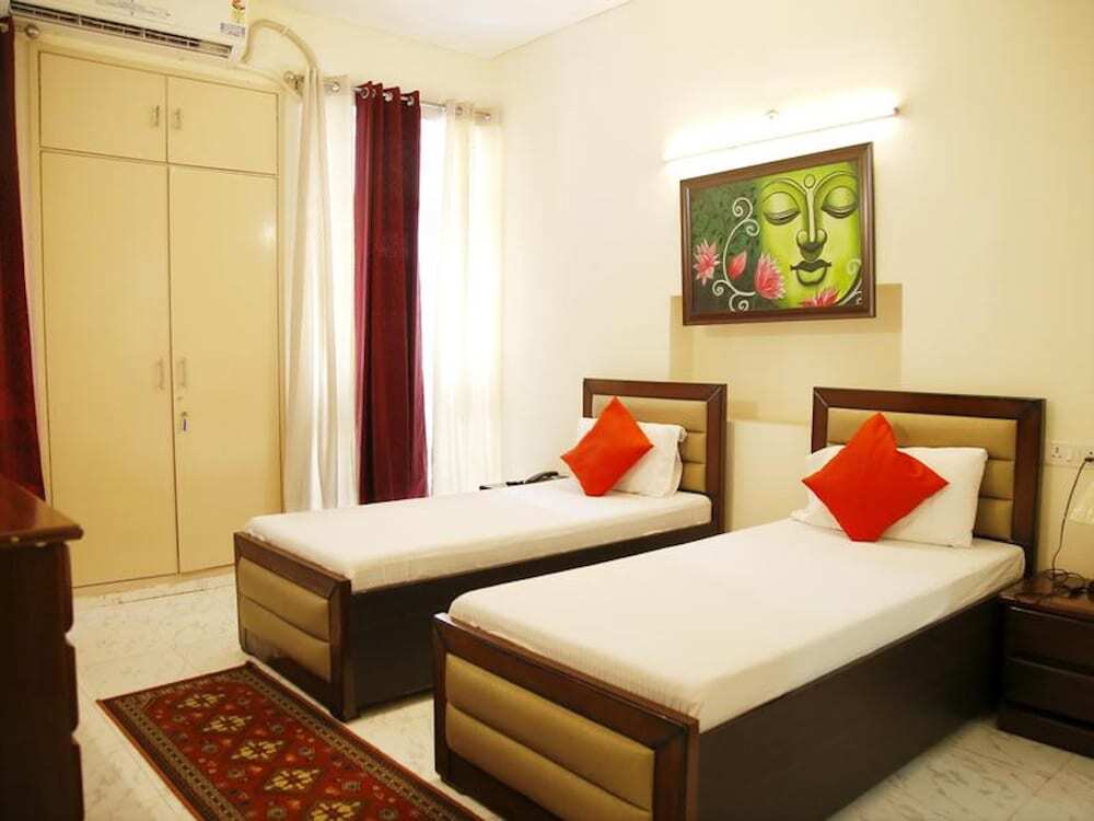 Room in Guest Room - Maplewood Guest House, Neeti Bagh, New Delhiit is a Boutiqu Guest House — фото 2
