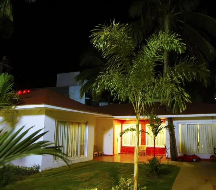 Бага: Paparazzi Resort