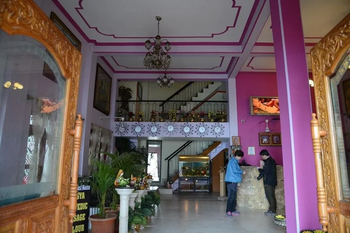 Варанаси: A Palace on River - Rashmi guest House