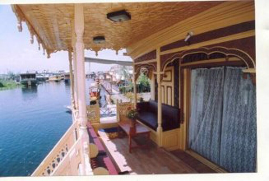 Шринагар: New Lucky Flower House Boat