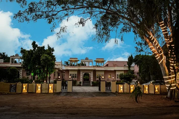 Садри: Ranakpur Hill Resort