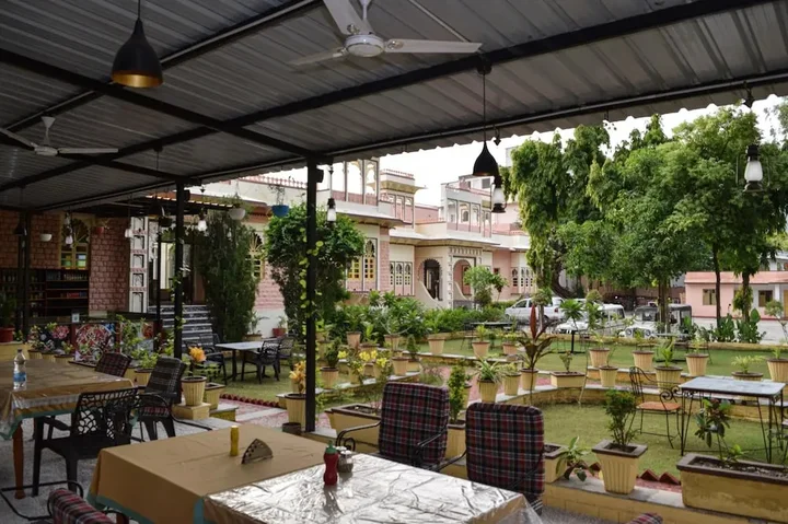 Садри: Ranakpur Hill Resort