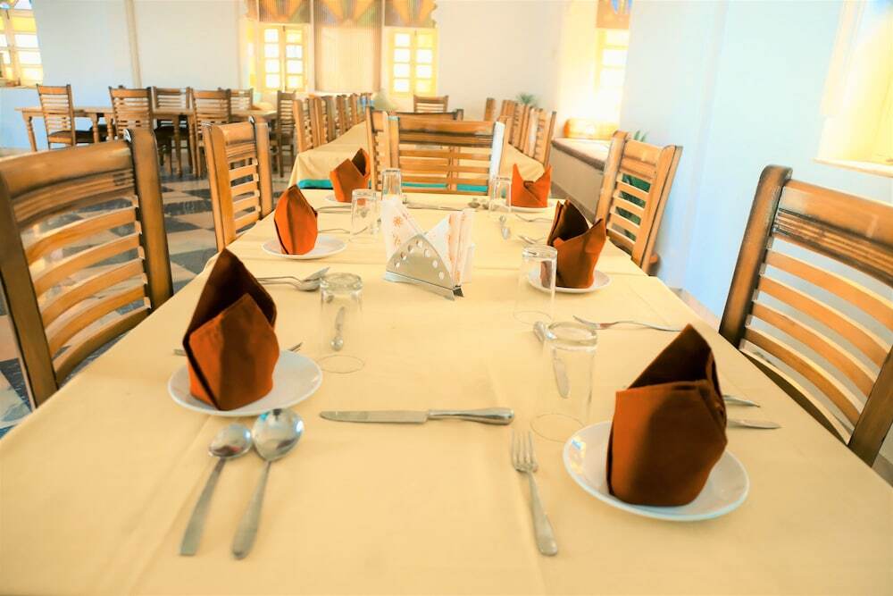 Садри: Ranakpur Hill Resort